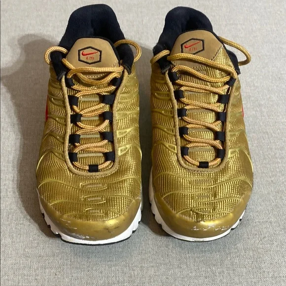 Nike Air Max Plus TN BG Metallic Gold Red Reflective AR0259-700 Youth US Size 7Y - Picture 1 of 12